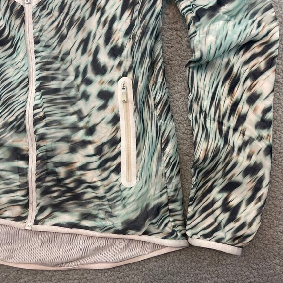 Nike Tech Hyperfuse Windrunner Women’s Medium 100% Nylon Jacket Animal‎ Print - Picture 2 of 12
